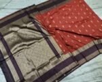 Soft pattu feel saree with it is look Pallu and contrast blouse